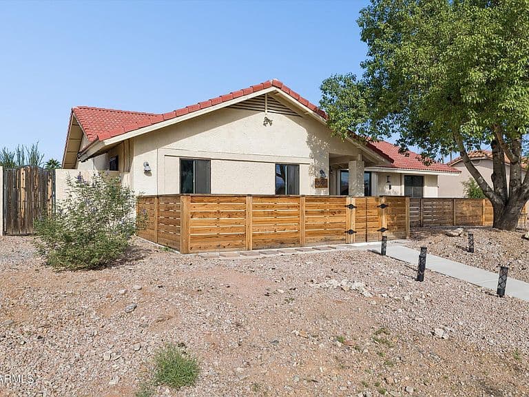 14652 N El Pueblo Boulevard N photo 3