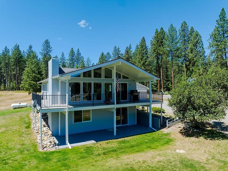 79 Manor Dr photo 1