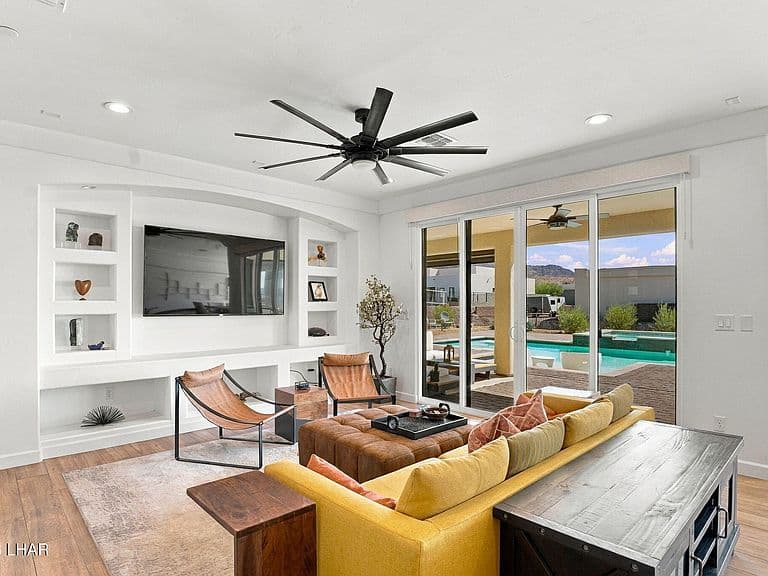 6744 Avienda De Los Foothills photo 5