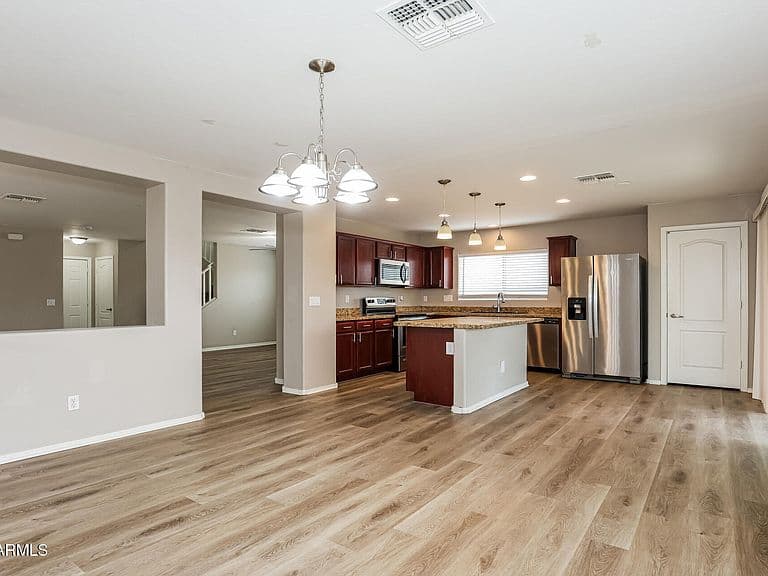 40247 W HELEN Court photo 5