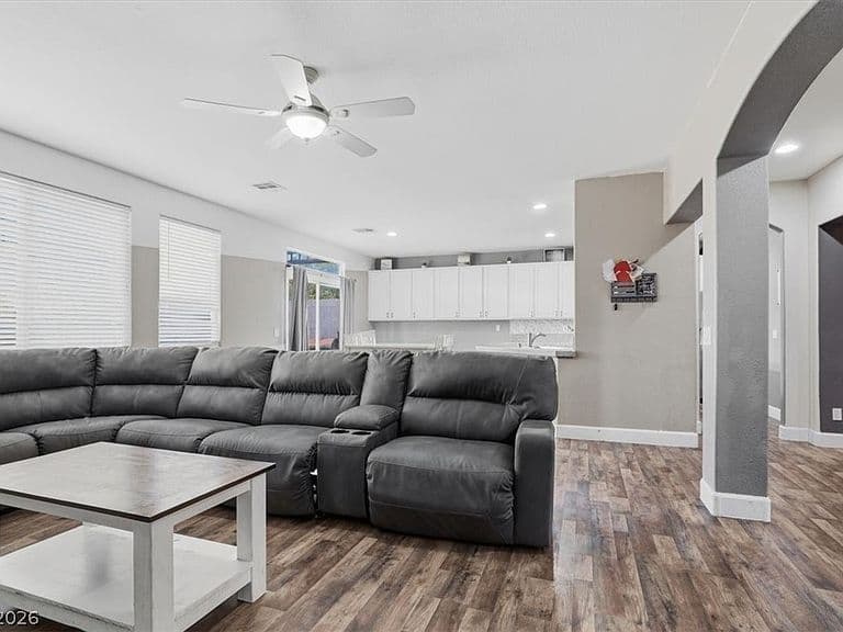8641 Vivid Violet Ave photo 5