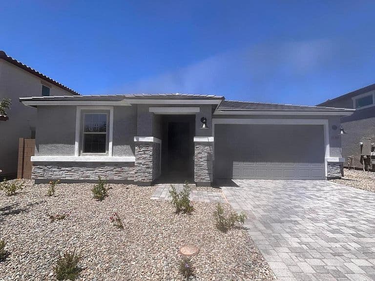 18708 E HELIAN Drive photo 1