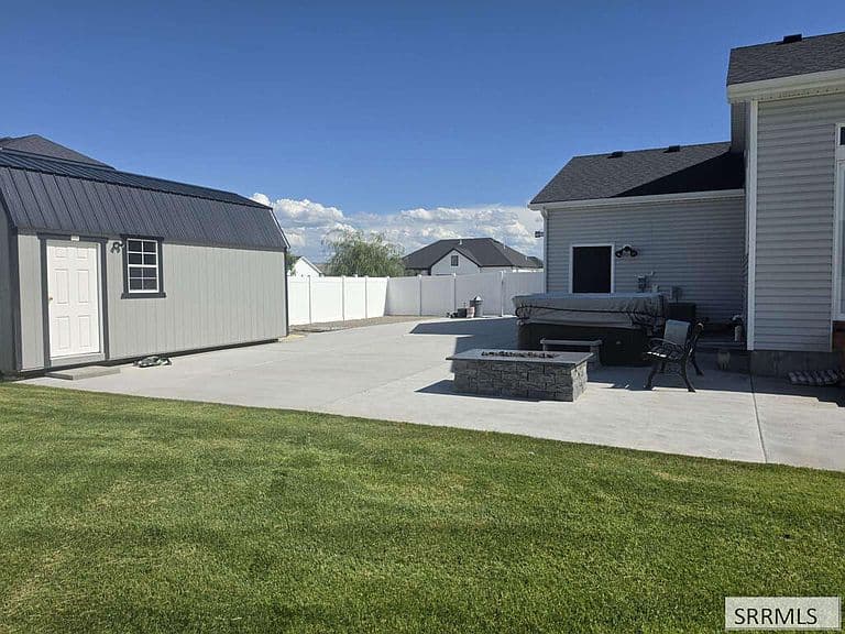 5059 E Allcott Dr photo 3