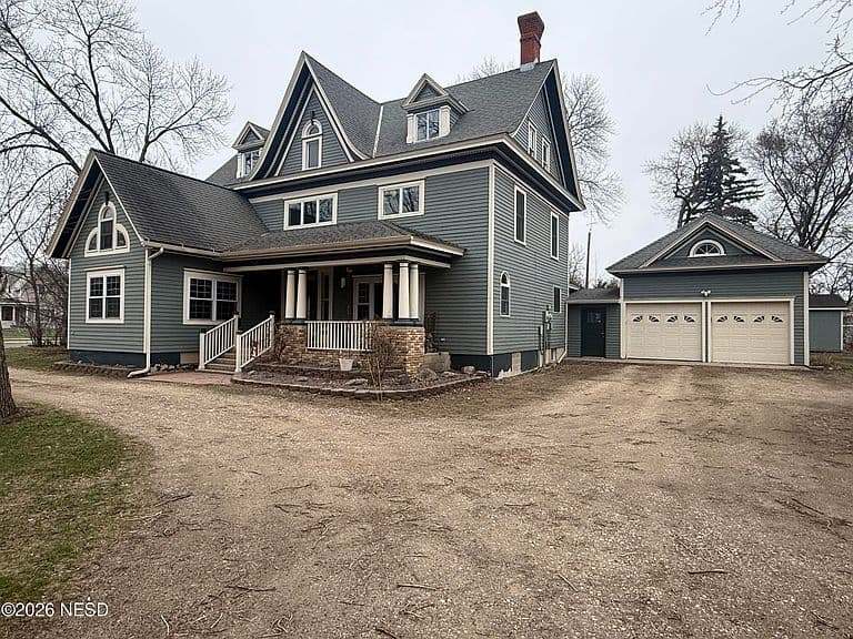 101 E Park Ave photo 2
