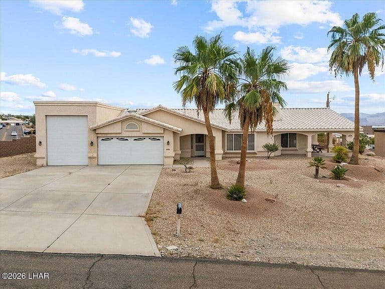 2690 Sunkentree Dr photo 3