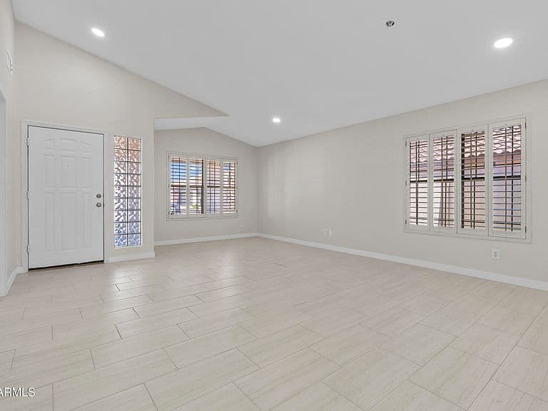 10001 W POTTER Drive photo 3