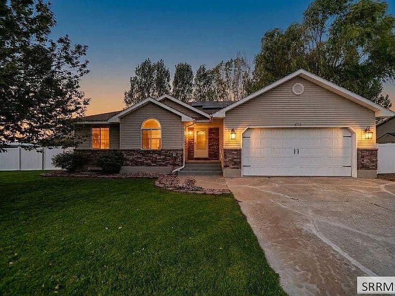 4152 E Rulon Cir photo 3