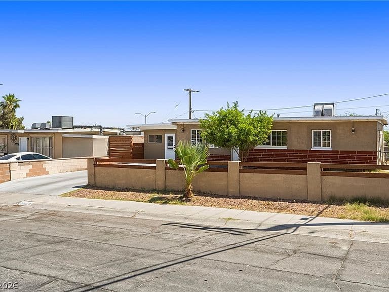 1809 Oakwood Ave photo 3