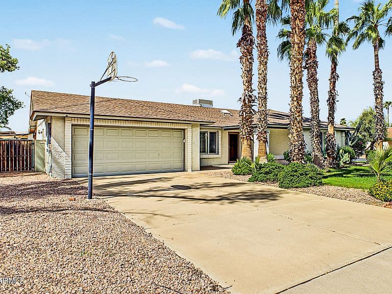 14022 N 47TH Street photo 3