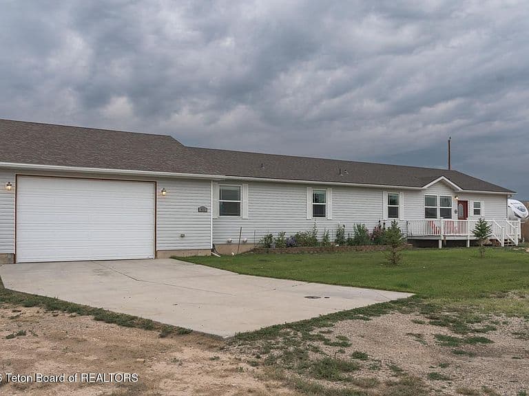 971 Gales Way photo 2