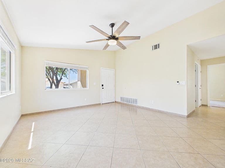 7923 S Lennox Ln photo 4