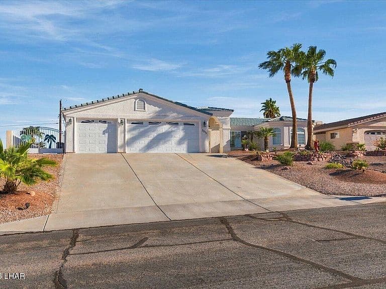 3210 Douglas Dr photo 5