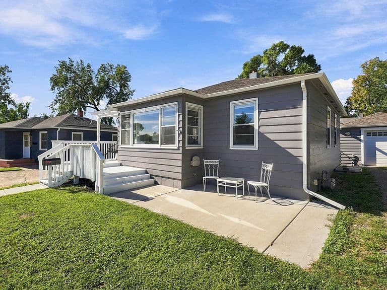 4131 Pleasant Dr photo 4