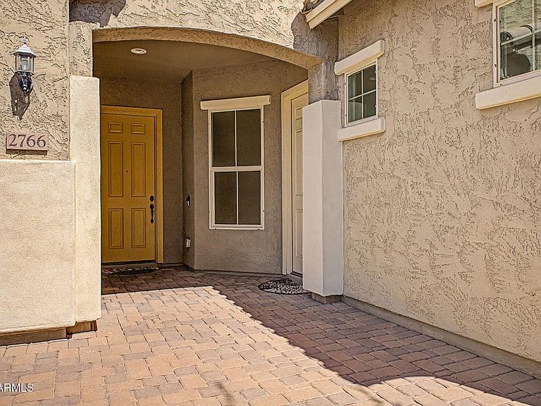 2766 E COZETTAS Court photo 2