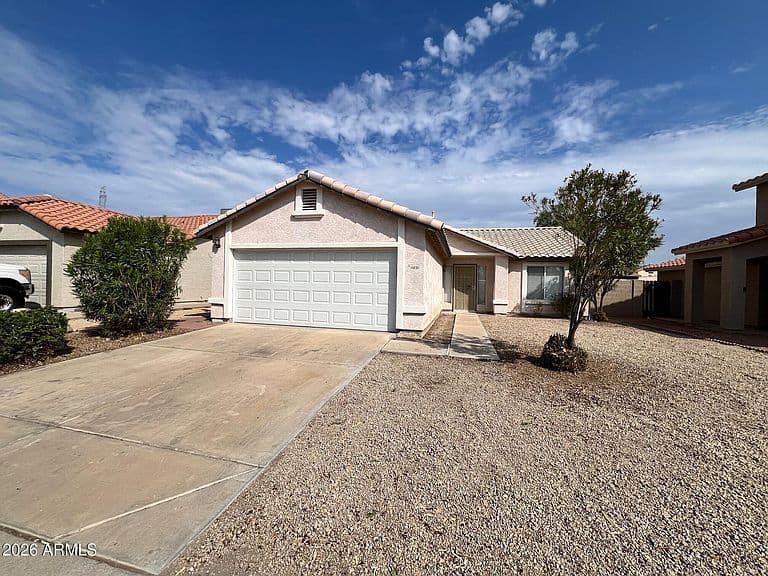 11231 W GOLDEN Lane photo 1