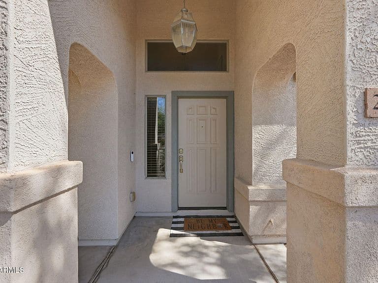 2834 E SAGUARO PARK Lane photo 4