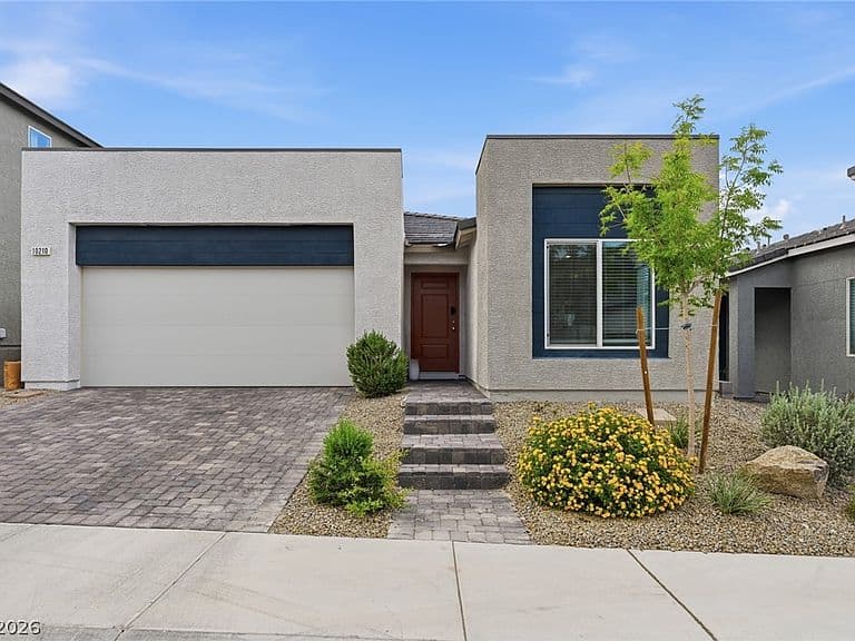 10210 Chockstone St photo 3