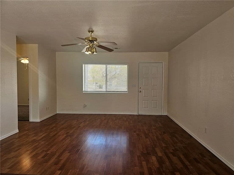 3050 Pacific Avenue photo 2