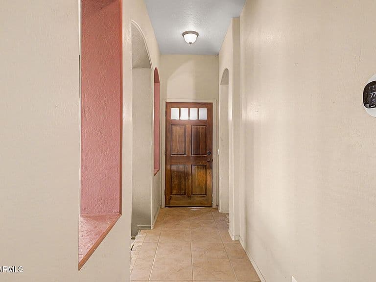 1418 W VIRGIL Drive photo 2