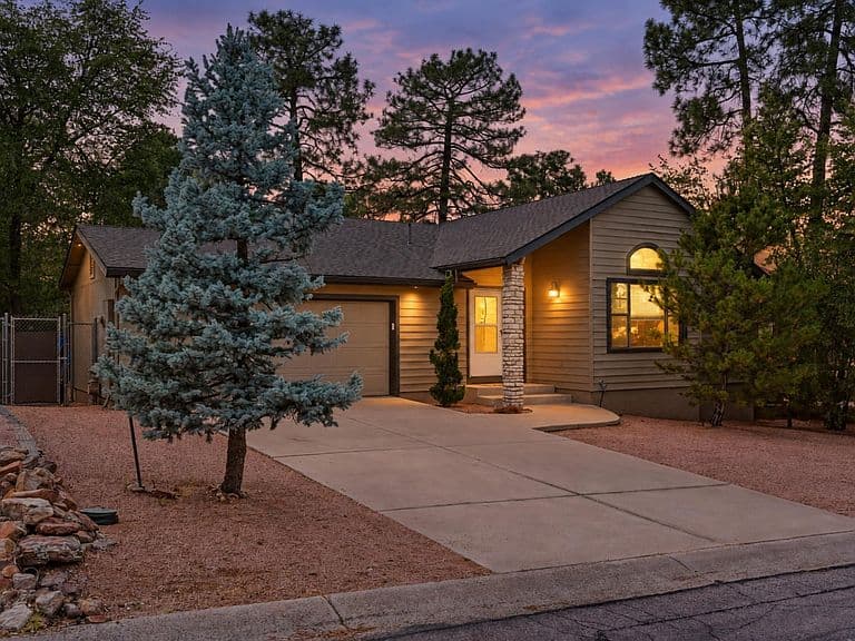 108 S Forest Park Dr photo 1