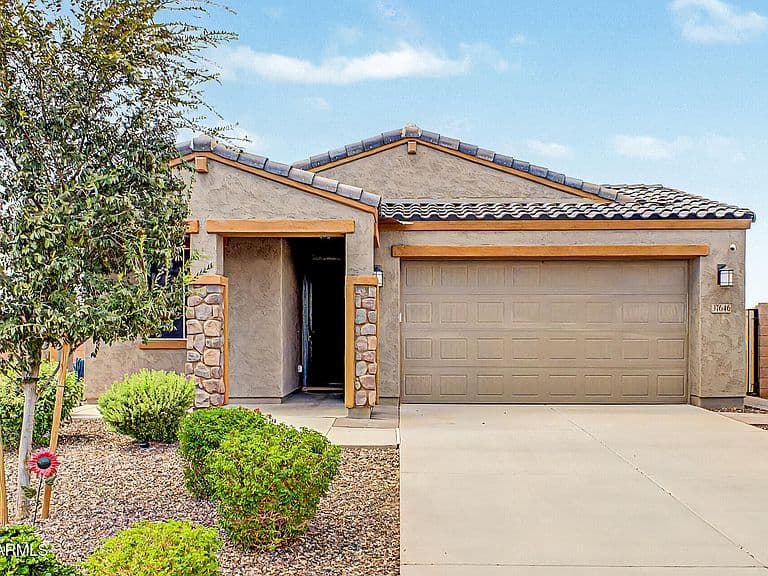 37646 N BRIDLEWOOD Lane photo 2