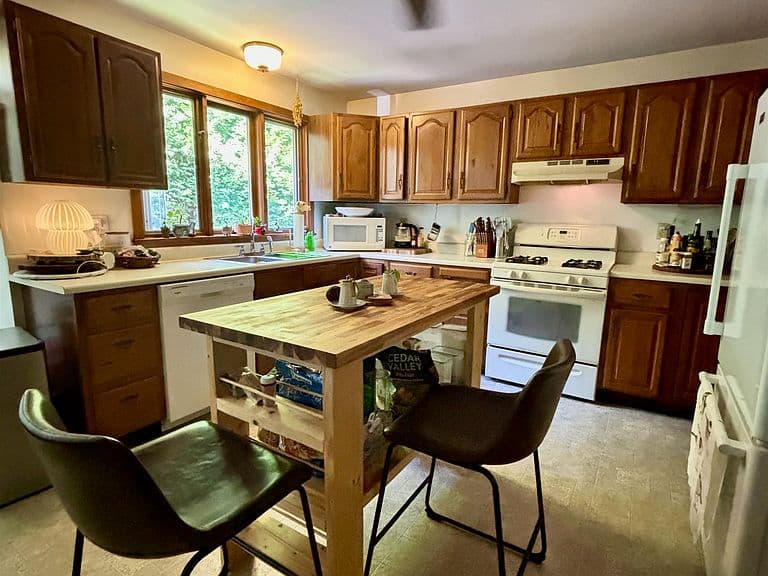 106 Killarney Drive photo 4