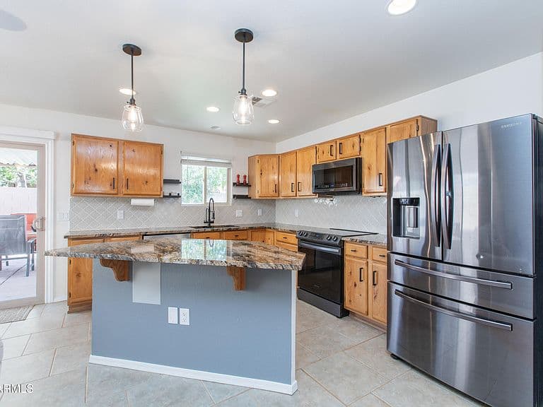 651 N COBBLESTONE Street photo 5