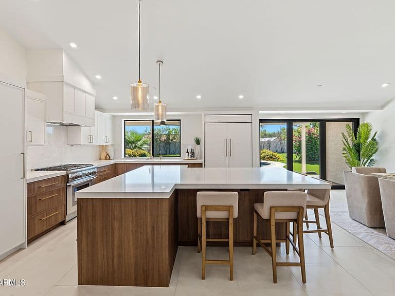 7573 E LARKSPUR Drive photo 3