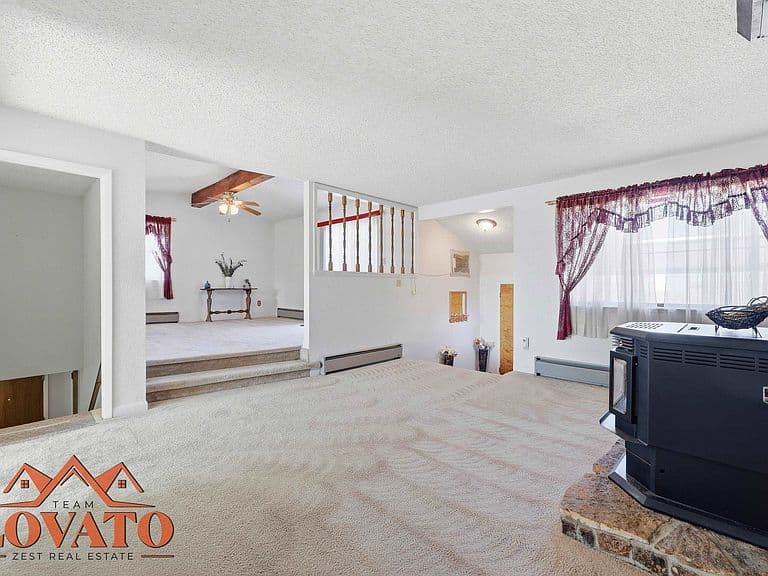 8635 Quartz Cir photo 4
