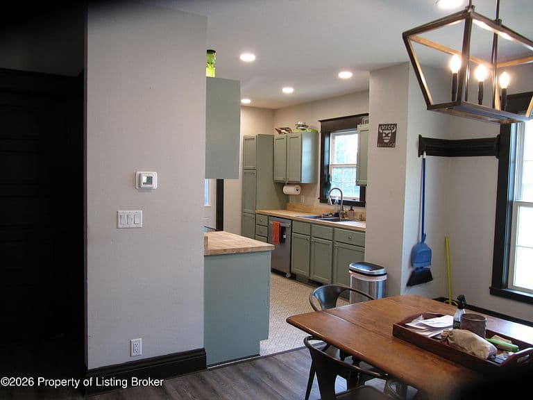 441 1st Ave NW photo 3