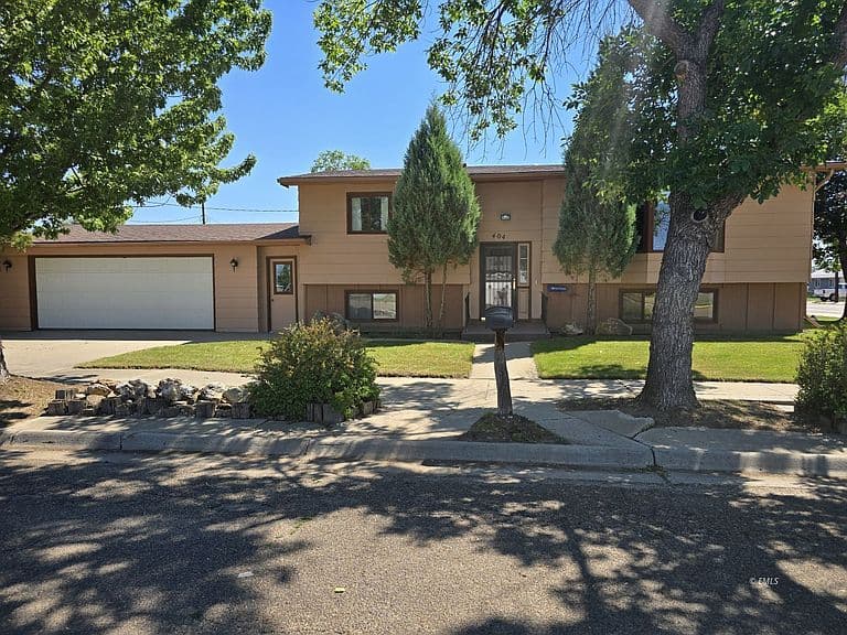 404 N Earling Ave photo 1