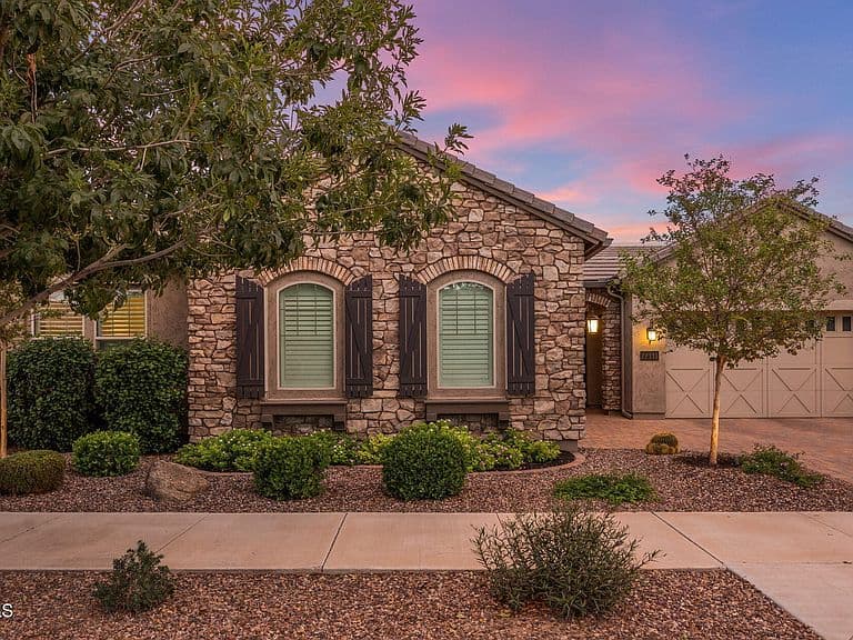 22331 E RUSSET Road photo 2