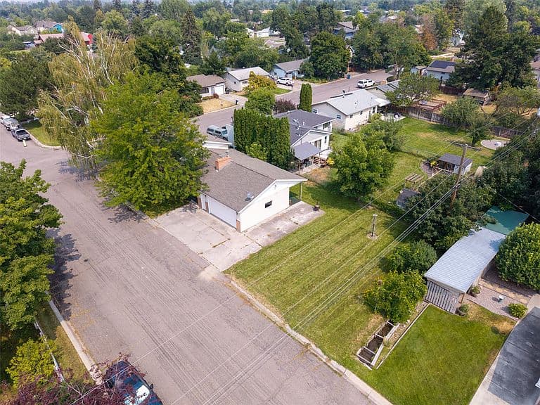 1204 Margaret St photo 4