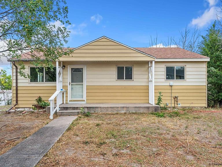 148 King Ct photo 1