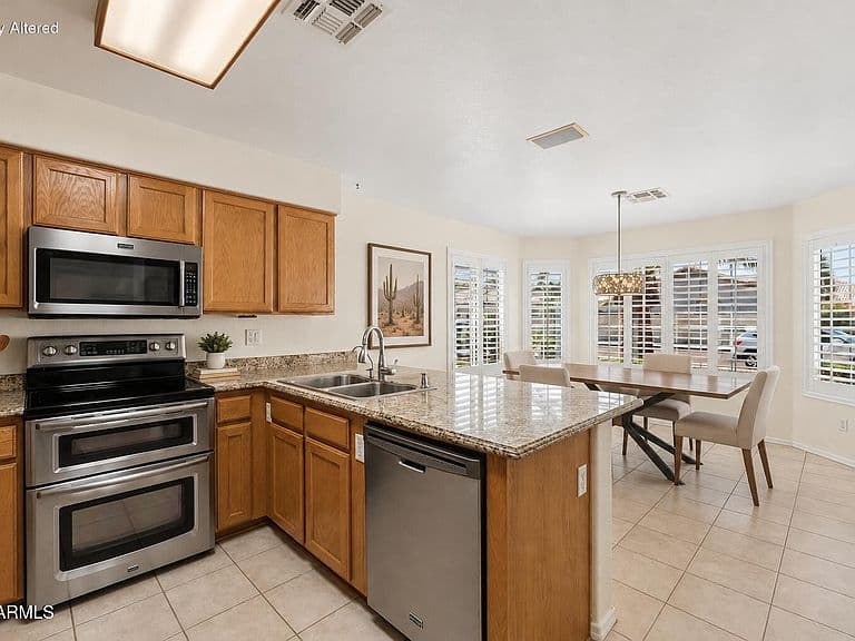 11058 W SIERRA PINTA Drive photo 5