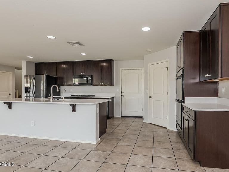 16640 W CULVER Street photo 4