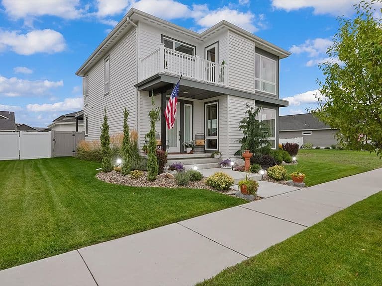 2416 Belt Buckle Way photo 4