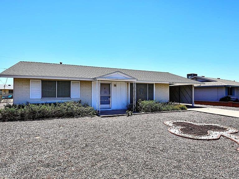 10913 W CANTERBURY Drive photo 2