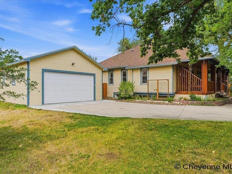 3102 Dey Ave photo 3