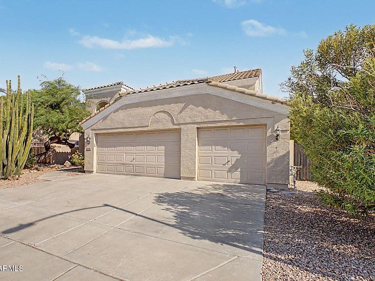 5267 W ANGELA Drive photo 4