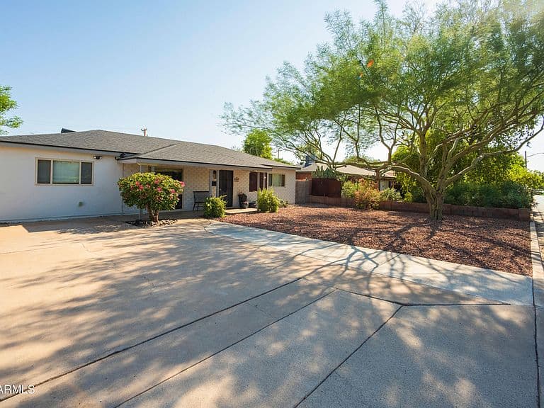 2935 E FLOWER Street photo 3