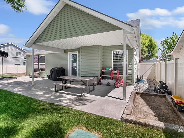 2083 Tendoy St photo 5