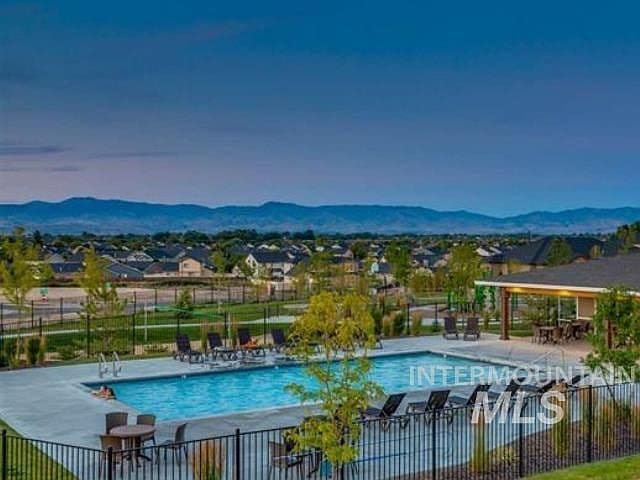 732 E Crest Ridge Dr photo 3