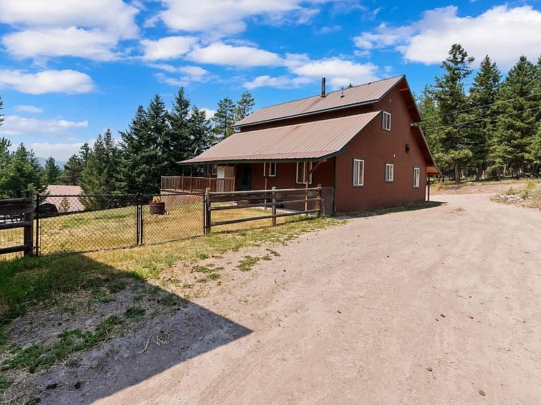 369 Cedar Ln photo 2
