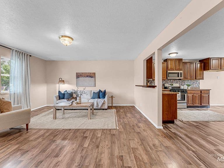 246 Avenida Del Rio Dr photo 3