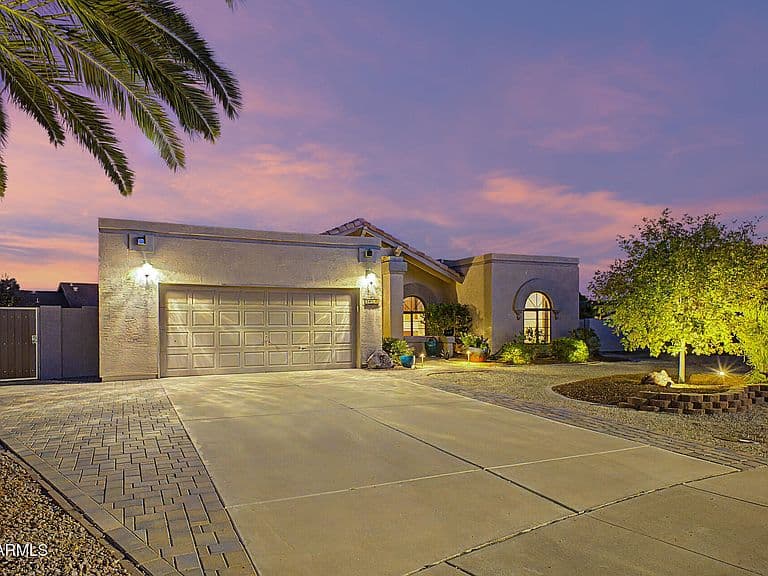 9861 W ESCUDA Drive photo 2