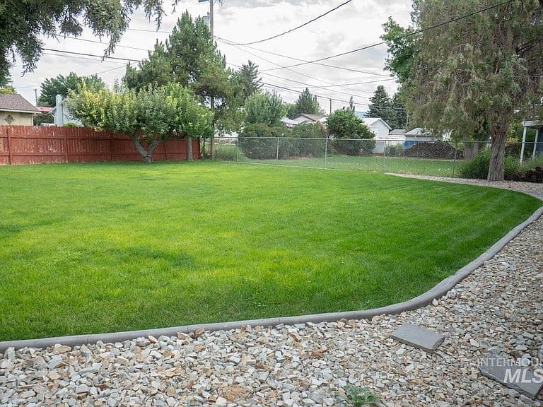 2675 Brentwood Ave photo 3
