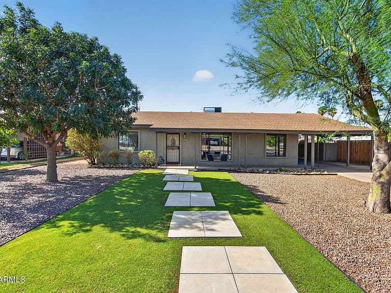 2319 E EARLL Drive photo 2