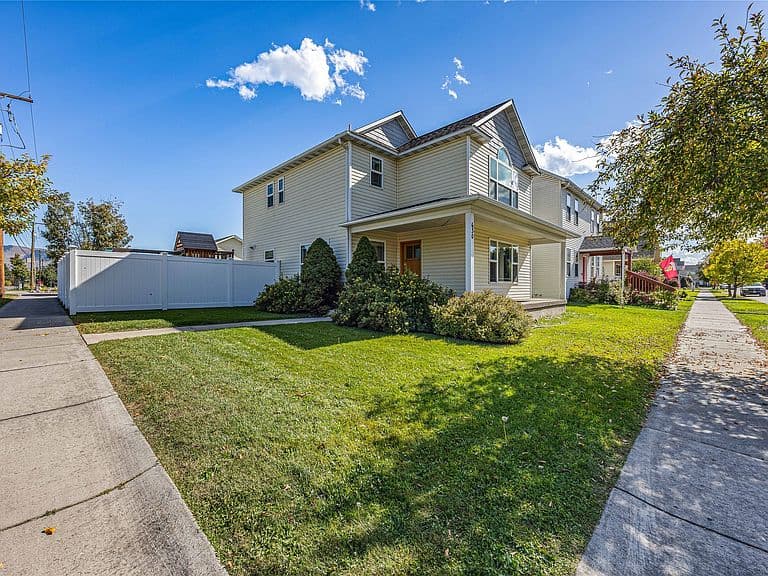 630 Luella Ln photo 1