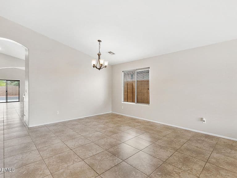 20872 N Madeline Street photo 5